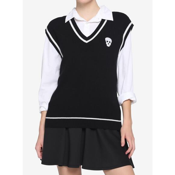 NWT Hot Topic Skull Girls Sweater Vest in Black size Medium - Picture 1 of 8